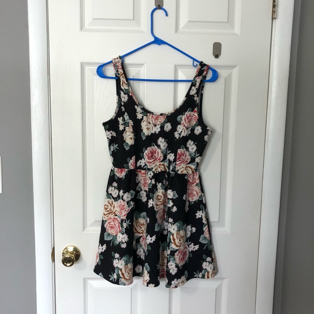 Cute floral dress - Picture 1 of 2